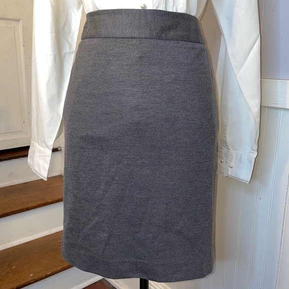 LOFT Dresses & Skirts - Loft Grey Skirt with back pleat size 8 pencil skirt